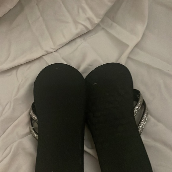 Sparkly flip-flops - Picture 4 of 4